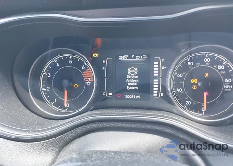 2019 Jeep Cherokee Latitude Fwd из США, поврежденный, VIN 1C4PJLCB3KD470027